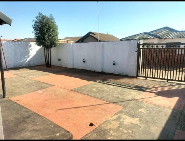 2 BEDROOM PROPERTY TO RENT IN PROTEA GLEN